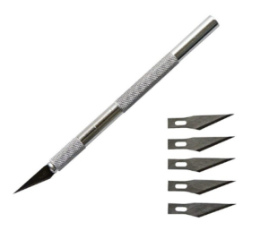 Cutter Couteau 15 x 1 cm avec lames